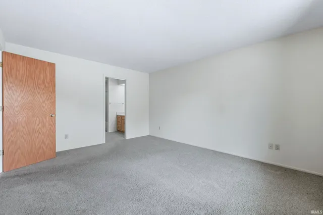 $249,900 | 2928 Wood Knoll Lane, Fort Wayne, IN 46804