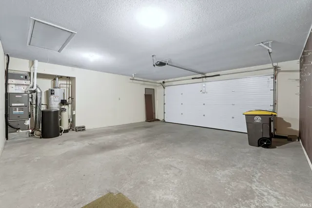 $249,900 | 2928 Wood Knoll Lane, Fort Wayne, IN 46804