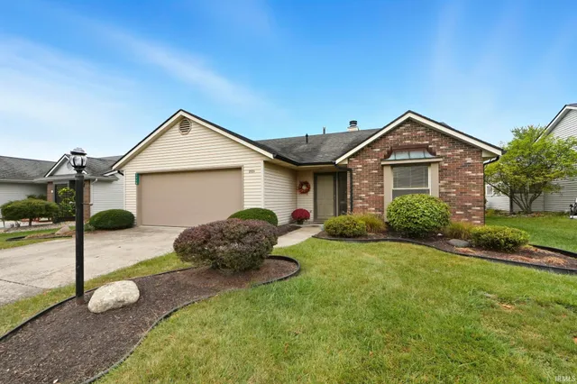 $249,900 | 2928 Wood Knoll Lane, Fort Wayne, IN 46804