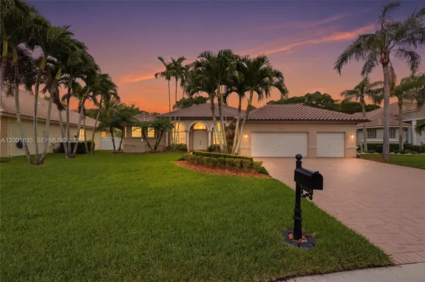 $950,000 | 6113 Northwest 53rd Circle, Coral Springs, FL 33067