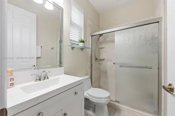 $950,000 | 6113 Northwest 53rd Circle, Coral Springs, FL 33067