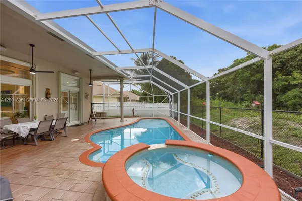 $950,000 | 6113 Northwest 53rd Circle, Coral Springs, FL 33067