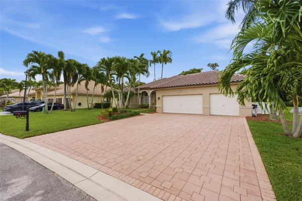 $950,000 | 6113 Northwest 53rd Circle, Coral Springs, FL 33067