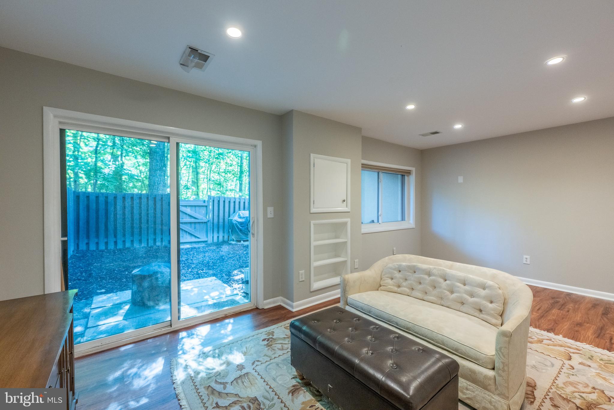 11917 Barrel Cooper Court Reston, VA 20191 - Photo 40 of 59 a living room with furniture