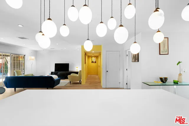 $2,295,000 | 6570 Lakeridge Road, Los Angeles, CA 90068