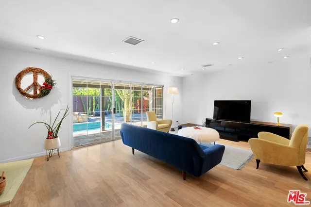 $2,295,000 | 6570 Lakeridge Road, Los Angeles, CA 90068