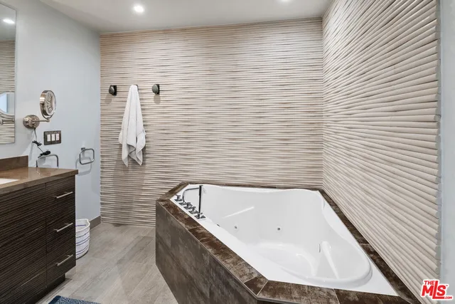 $2,295,000 | 6570 Lakeridge Road, Los Angeles, CA 90068