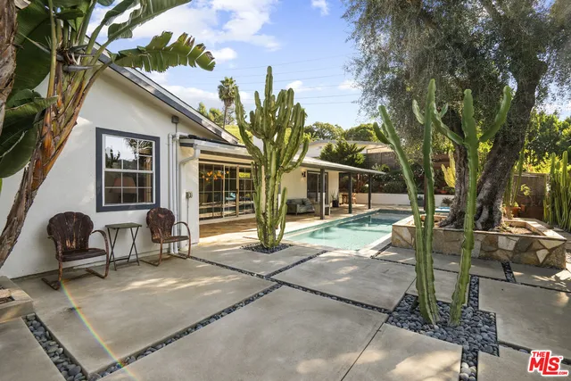 $2,295,000 | 6570 Lakeridge Road, Los Angeles, CA 90068
