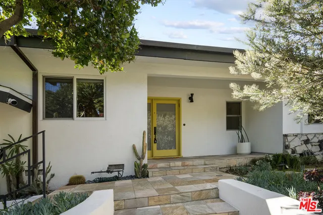 $2,295,000 | 6570 Lakeridge Road, Los Angeles, CA 90068