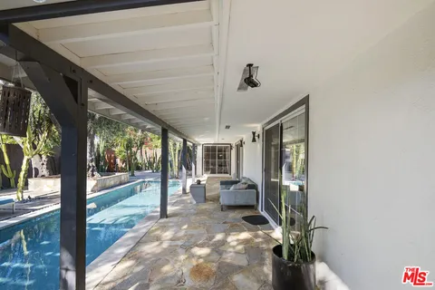 $2,295,000 | 6570 Lakeridge Road, Los Angeles, CA 90068