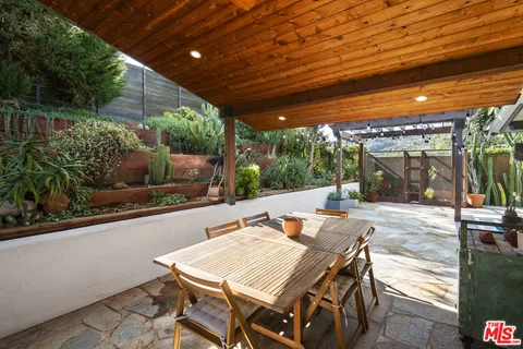 $2,295,000 | 6570 Lakeridge Road, Los Angeles, CA 90068