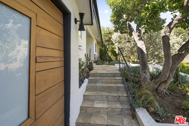 $2,295,000 | 6570 Lakeridge Road, Los Angeles, CA 90068