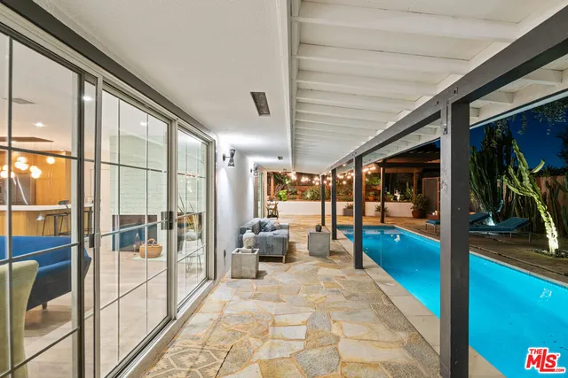 $2,295,000 | 6570 Lakeridge Road, Los Angeles, CA 90068