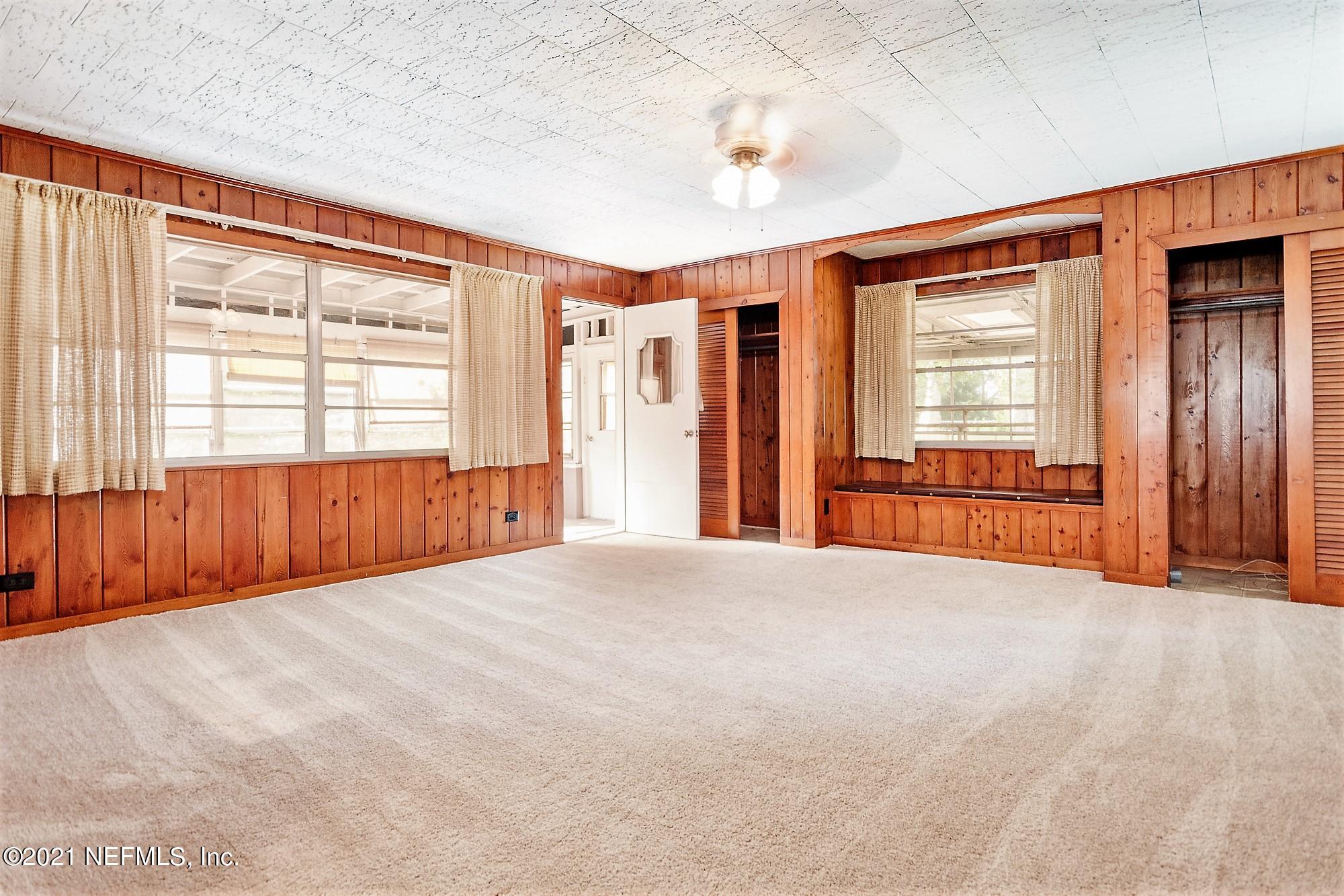 6246 Gloucester Road Jacksonville, FL 32216 - Photo 3 of 17 Family RoomI