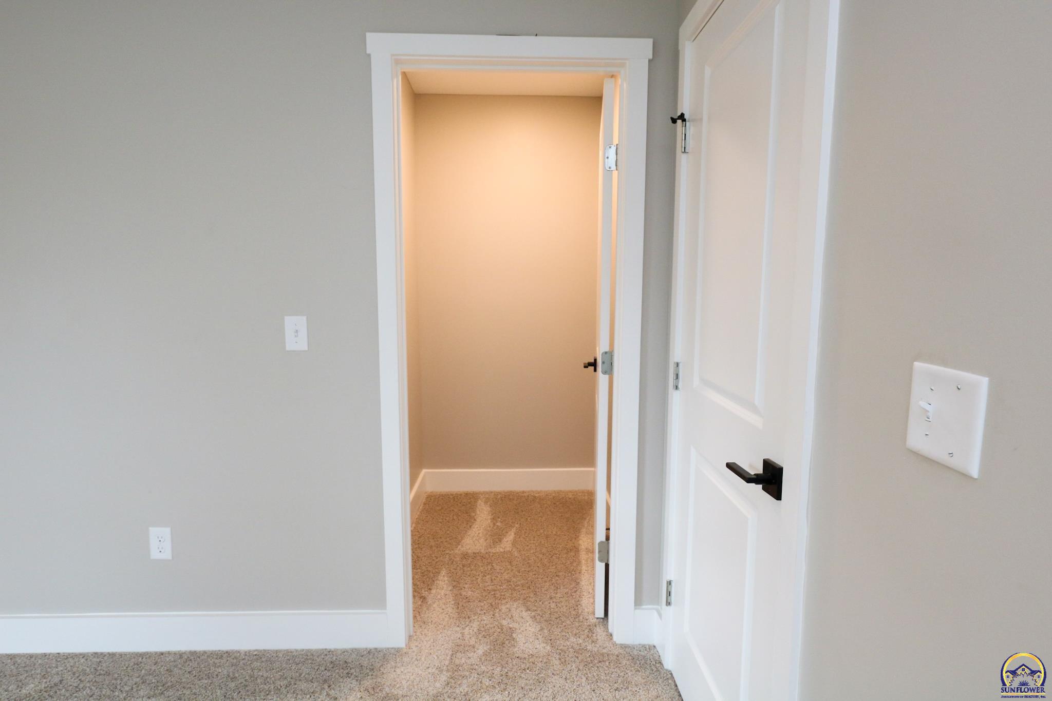 702 South 8th Street Burlington, KS 66839 - Photo 34 of 62