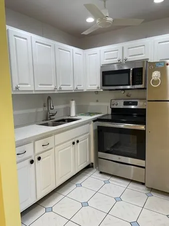 $1,290 | 2960 Lake Osborne Drive, Unit 107, Lake Worth Beach, FL 33461