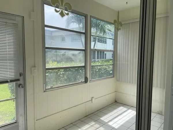 $1,290 | 2960 Lake Osborne Drive, Unit 107, Lake Worth Beach, FL 33461