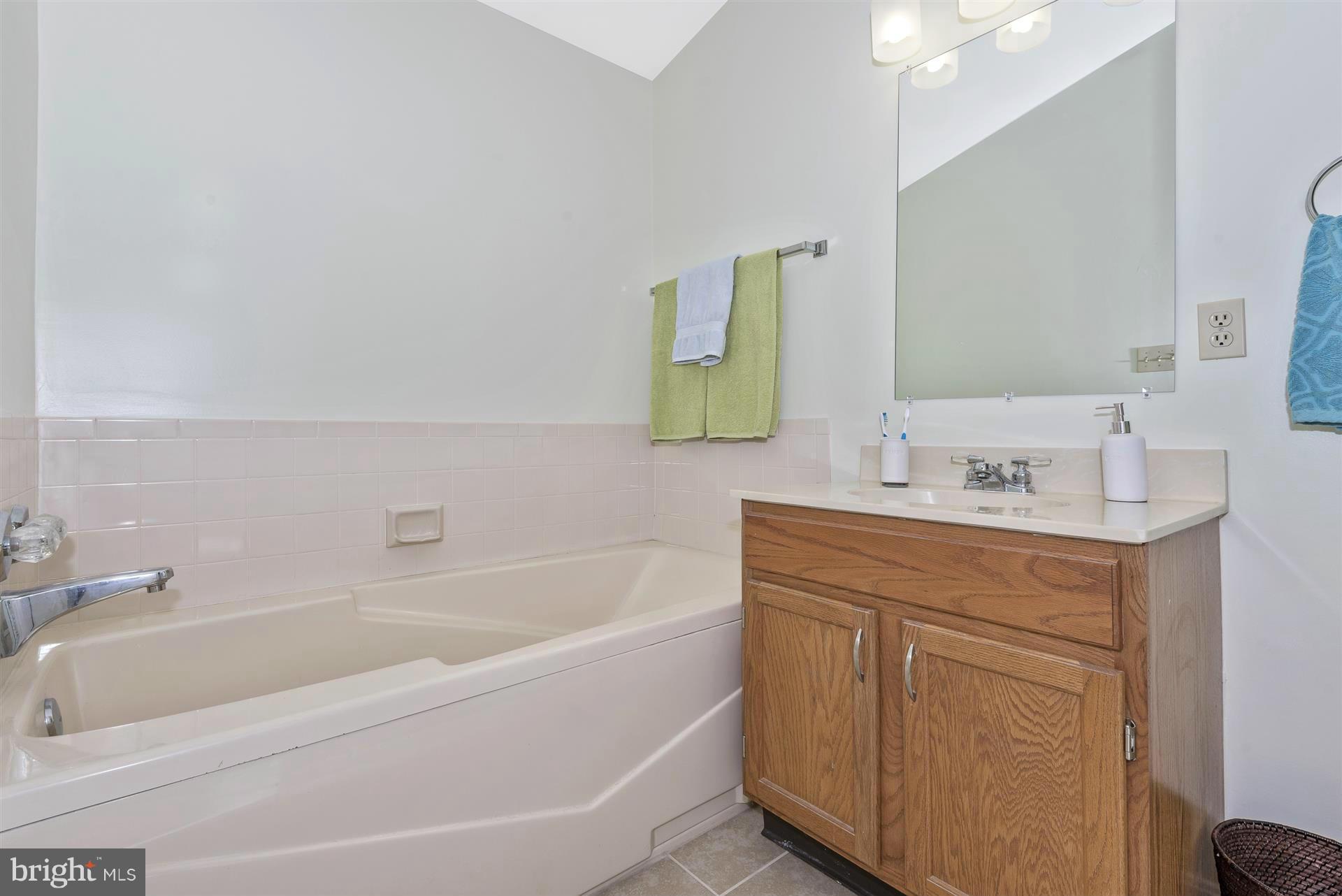 2265 Wetherburne Way Frederick, MD 21702 - Photo 20 of 30 Bath (Master)