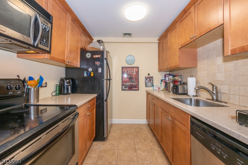 262 Main Street, Unit 204 Little Falls, NJ 07424 - Photo 10 of 23