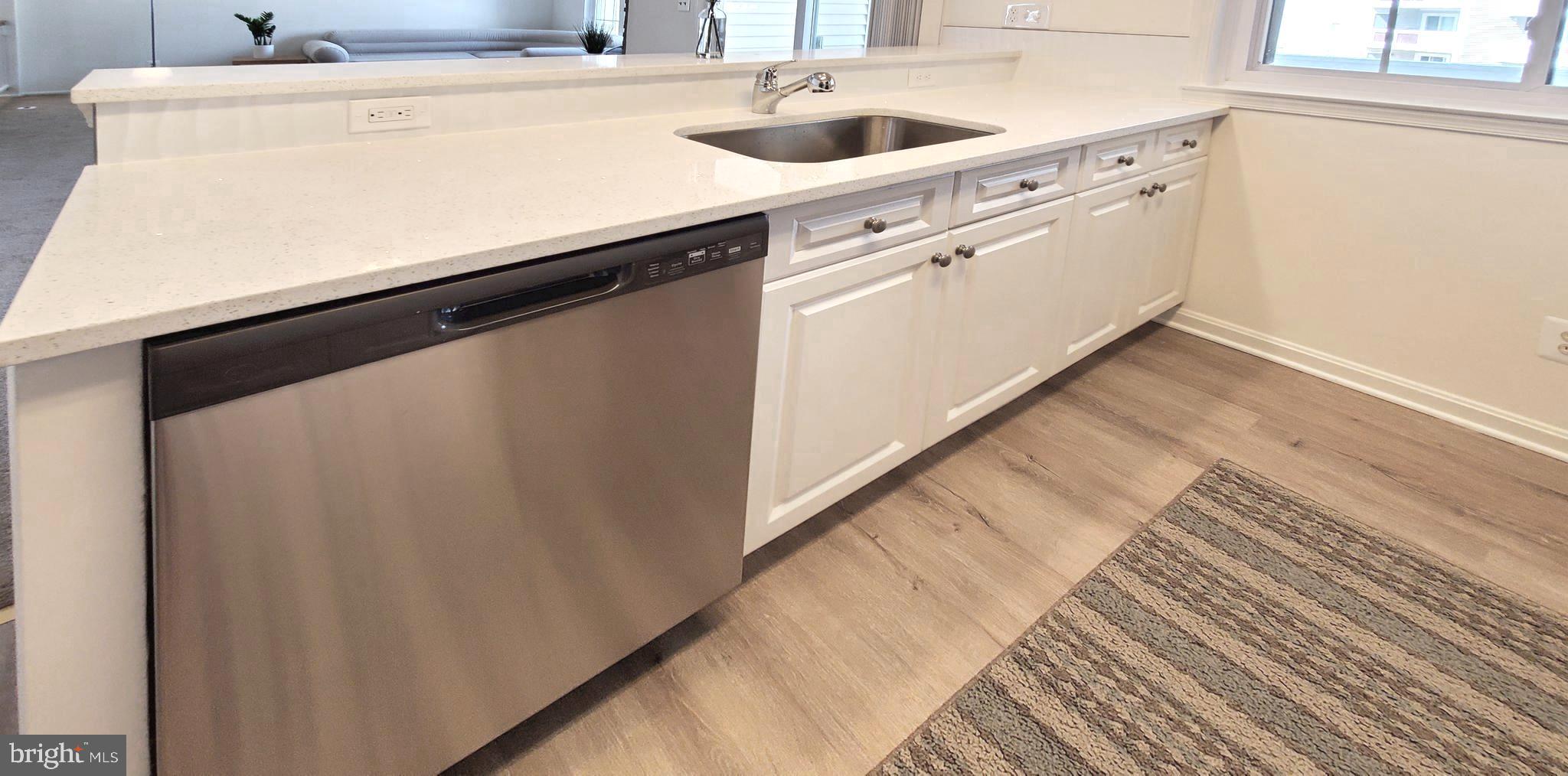 12929 Grays Pointe Road, Unit B Fairfax, VA 22033 - Photo 25 of 60