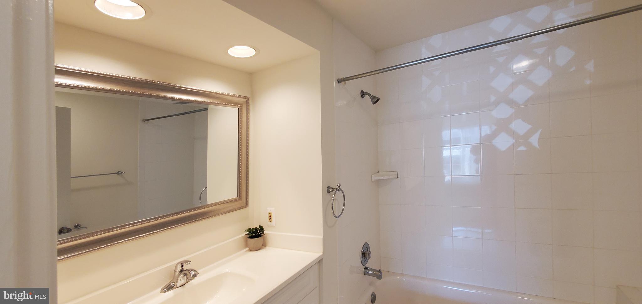 12929 Grays Pointe Road, Unit B Fairfax, VA 22033 - Photo 34 of 60