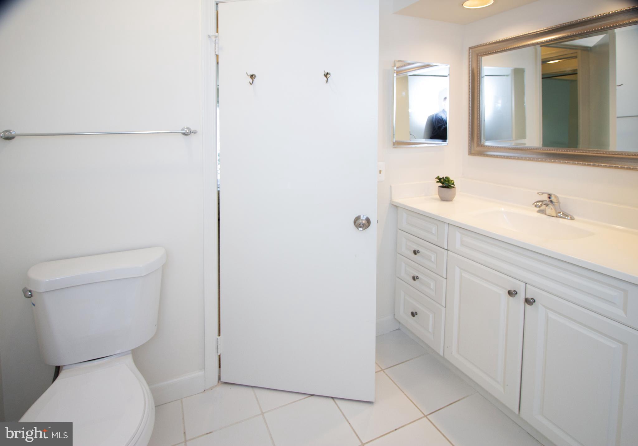 12929 Grays Pointe Road, Unit B Fairfax, VA 22033 - Photo 38 of 60
