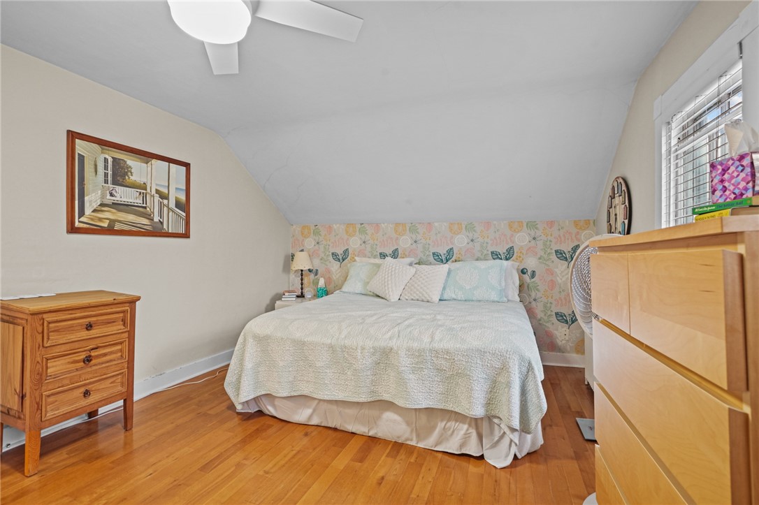 12 Hammond Street Newport, RI 02840 - Photo 15 of 25