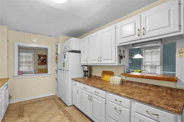 $2,500 | 12 Hammond Street, Newport, RI 02840