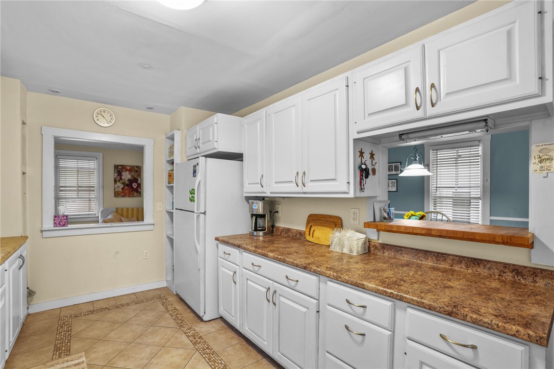 12 Hammond Street Newport, RI 02840 - Photo 3 of 25