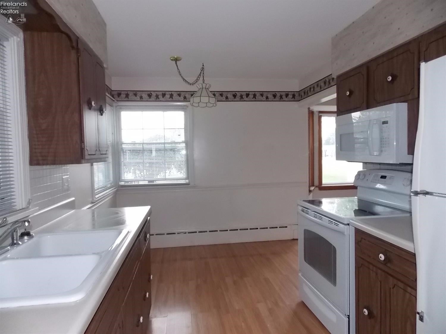 1178 West Fremont Road Port Clinton, OH 43452 - Photo 7 of 10 Gallery Image 7