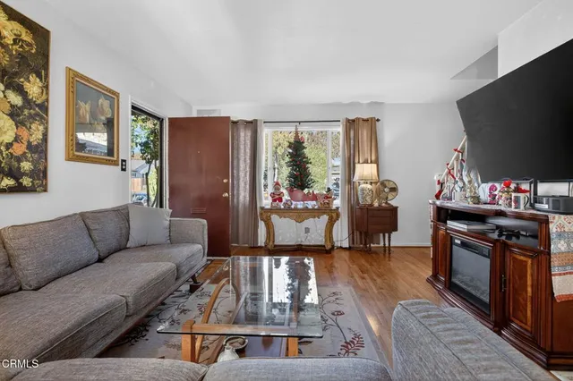 $975,000 | 3146 Strathmore Drive, Ventura, CA 93003