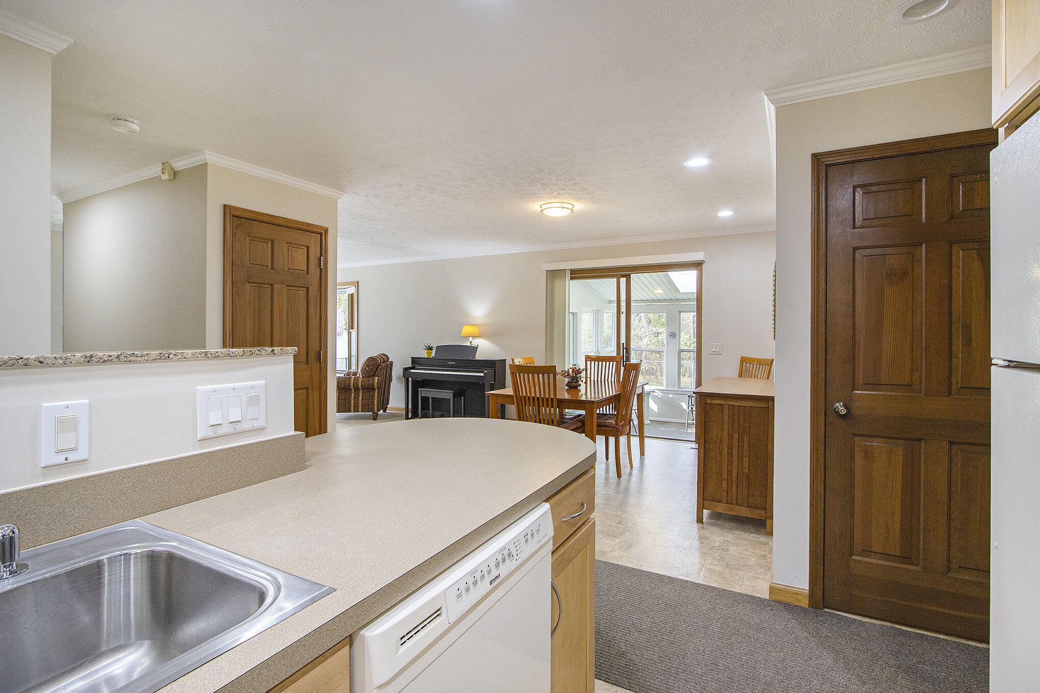 1315 Northampton Road Kalamazoo, MI 49006 - Photo 10 of 27 009-1315-northampton-rd-kalamazoo-mi-490