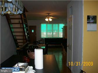 1141 Tree Street Philadelphia, PA 19148 - Photo 4 of 12 Living Room