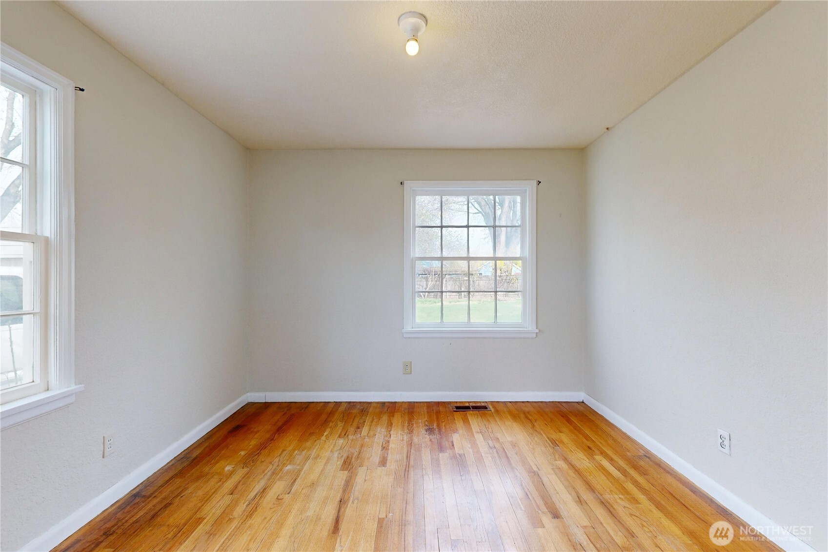 522 Southwest 1st Street College Place, WA 99324 - Photo 15 of 26