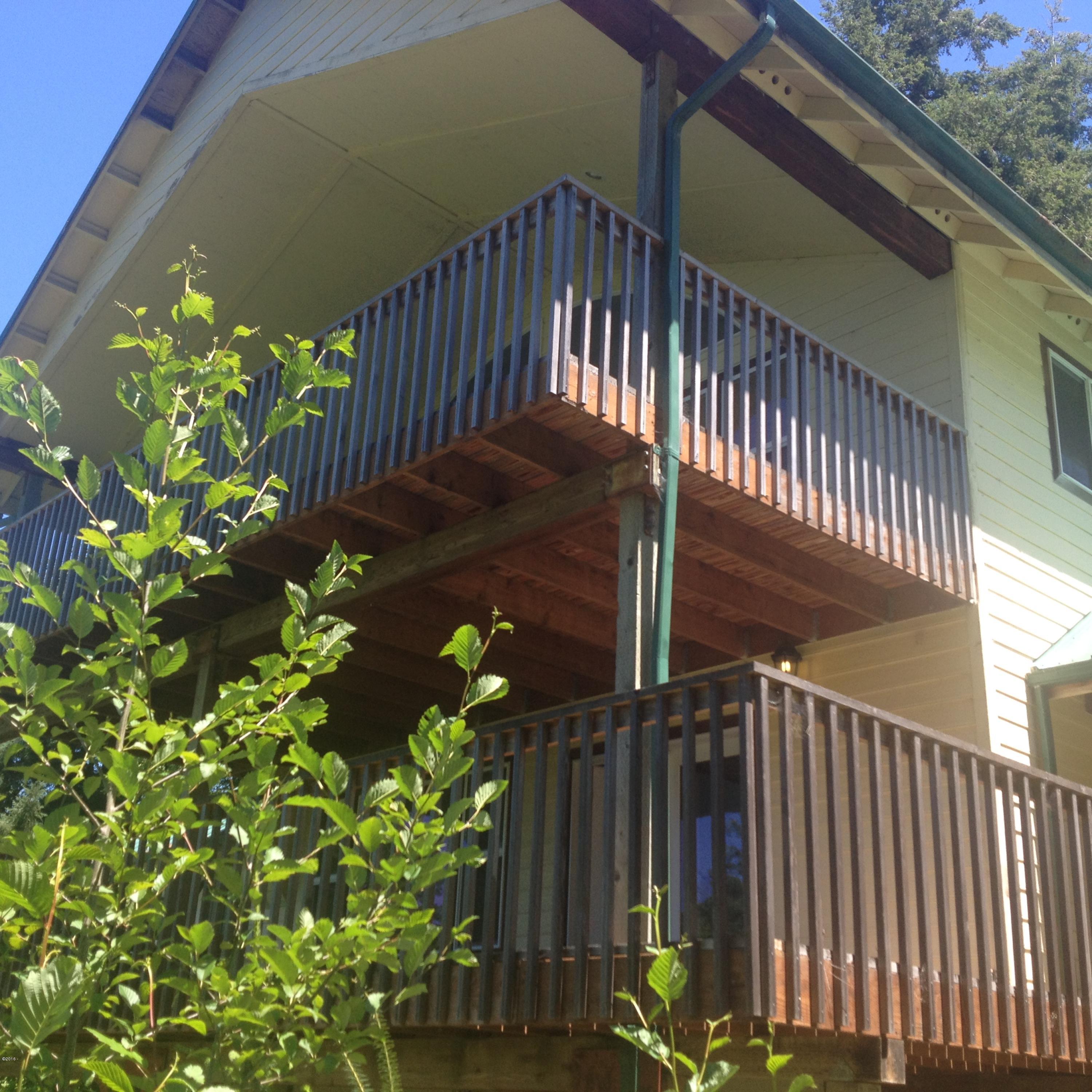 7340 Northeast Highland Road Otis, OR 97368 - Photo 27 of 30 ramp to main level deck