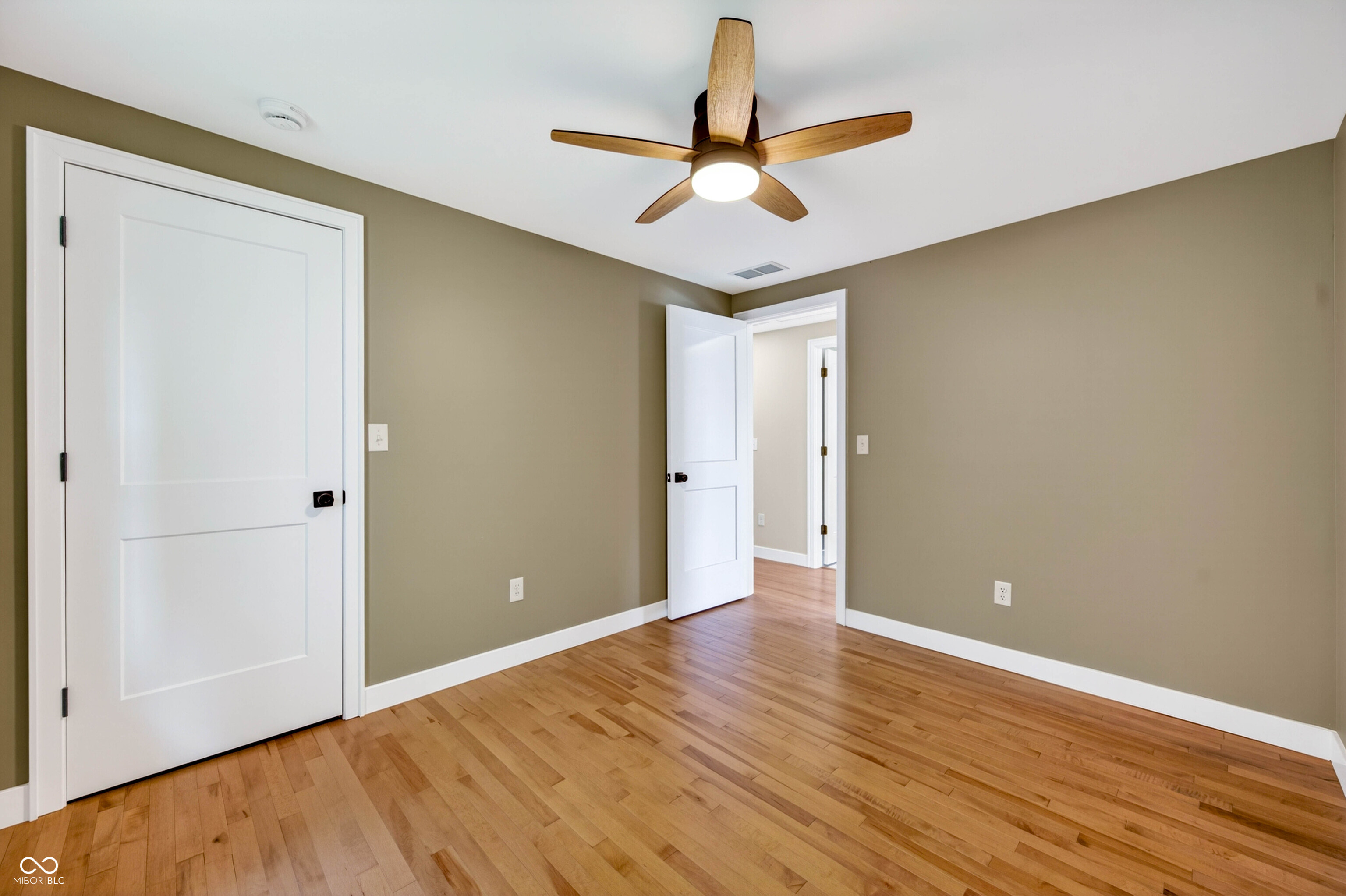 605 8th Street Columbus, IN 47201 - Photo 18 of 29