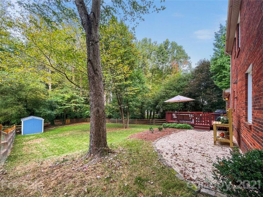 733 Neill Ridge Road Matthews, NC 28105 - Photo 28 of 30 an outdoor view of the garden