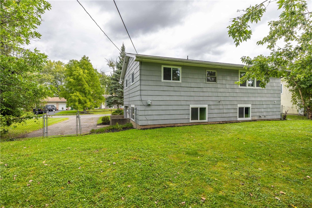 15 Green Ivy Circle Henrietta, NY 14623 - Photo 4 of 33