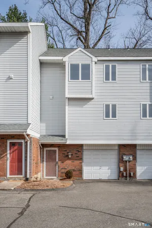 $274,900 | 14 Brinley Way, Unit 14, Newington, CT 06111
