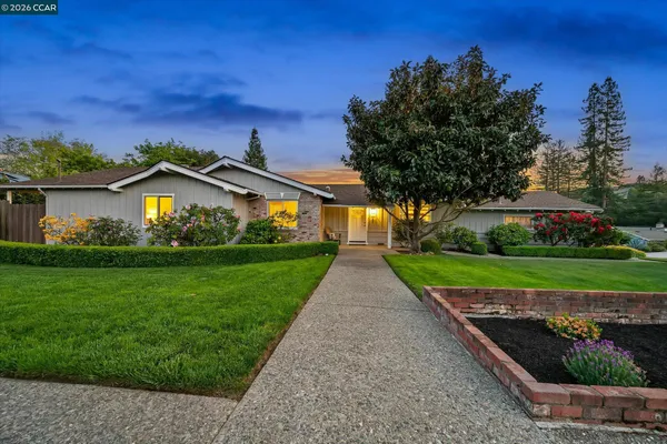 $1,595,000 | 102 Fiesta Circle, Orinda, CA 94563
