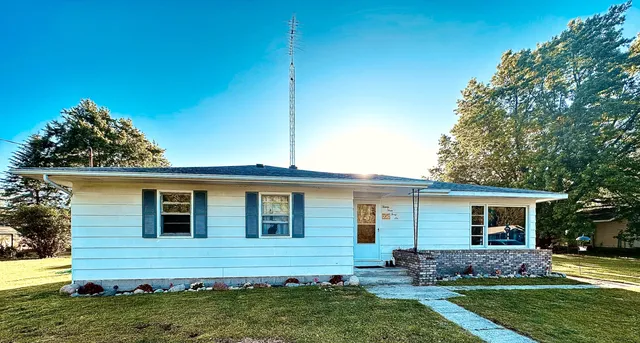 $218,000 | 2346 Main Street, Manistee, MI 49660