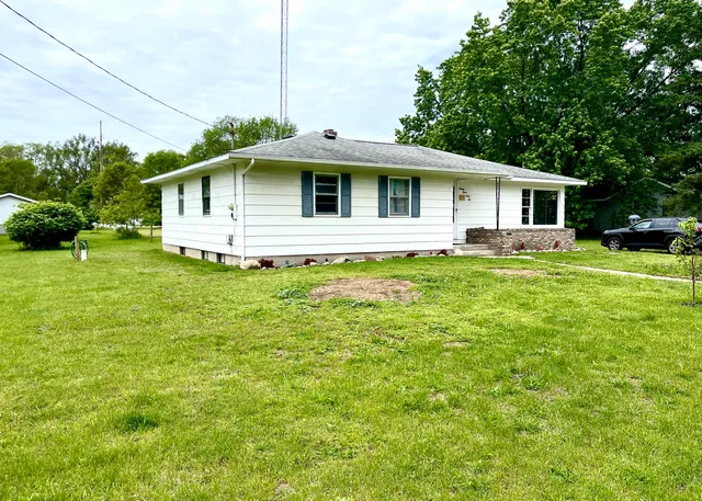 $218,000 | 2346 Main Street, Manistee, MI 49660