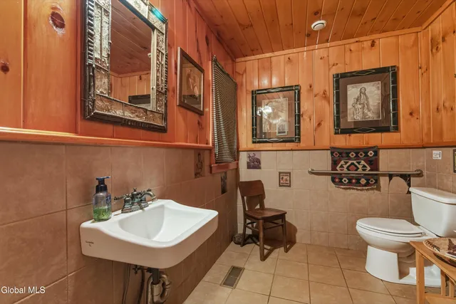 $1,550,000 | 746 Howe Road, Lake Luzerne, NY 12846