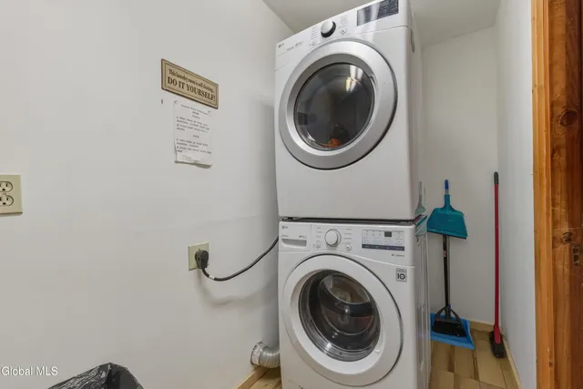 $1,550,000 | 746 Howe Road, Lake Luzerne, NY 12846