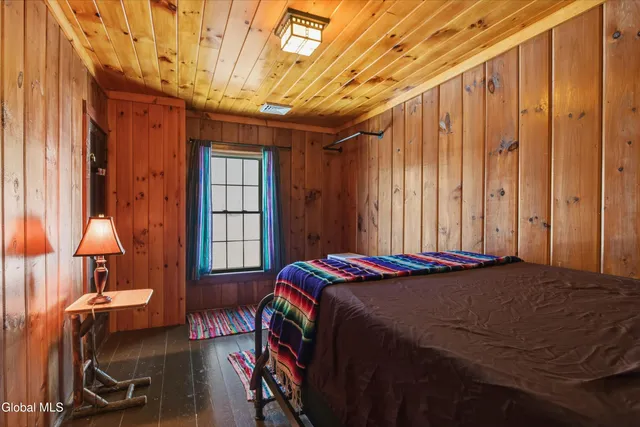 $1,550,000 | 746 Howe Road, Lake Luzerne, NY 12846