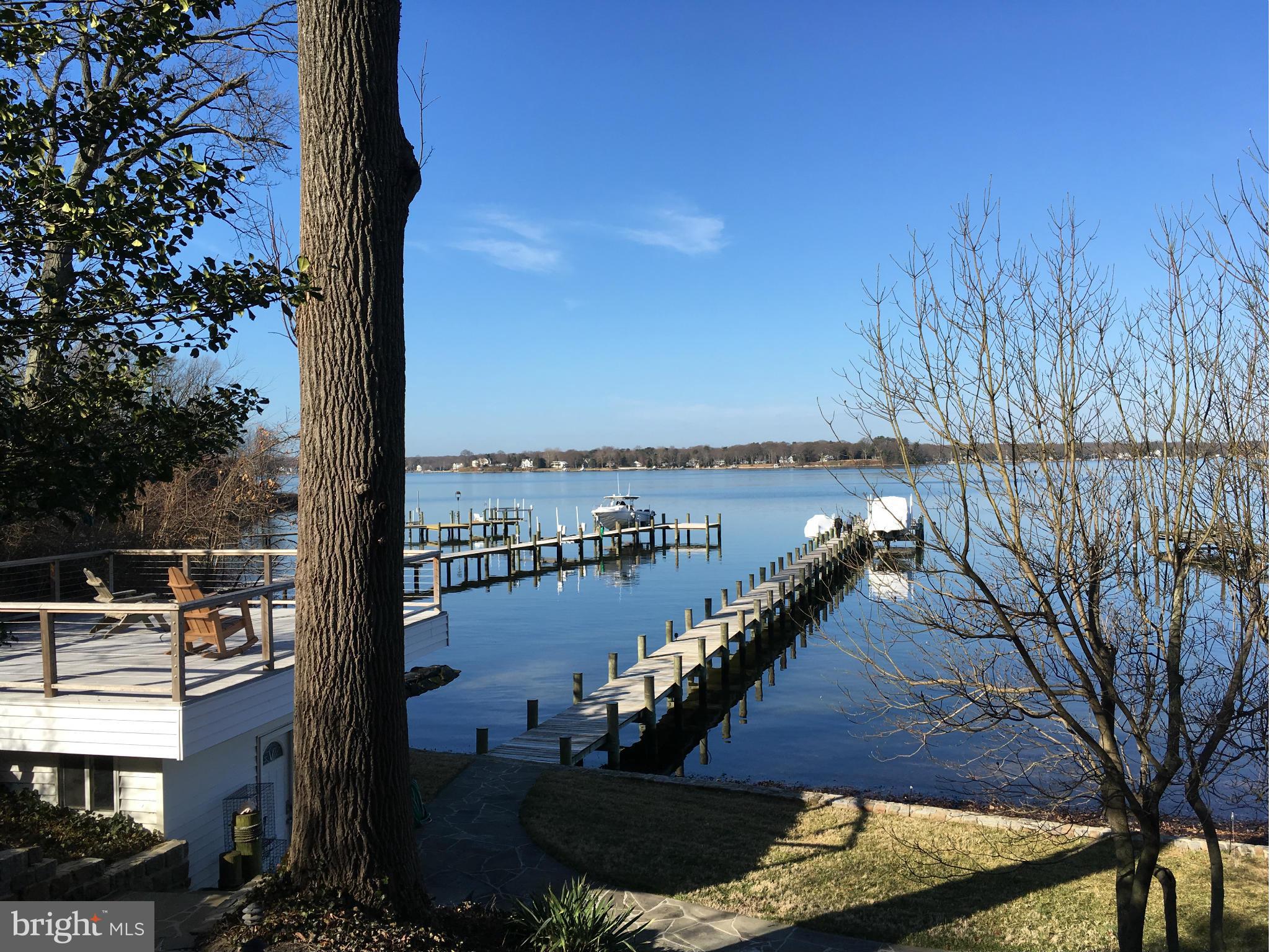 Private pier has 5 ft water depth