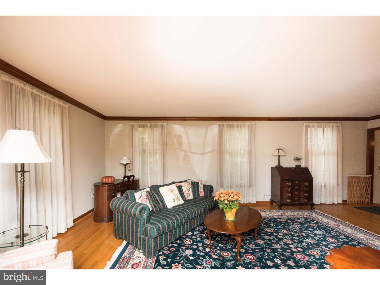 9 Dunbarton Road Cherry Hill, NJ 08003 - Photo 11 of 25 Living Room