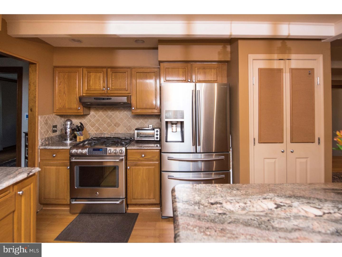 9 Dunbarton Road Cherry Hill, NJ 08003 - Photo 8 of 25 Gallery Image 8