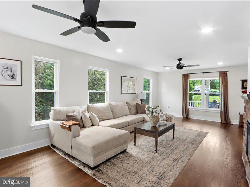 706 East Shore Road Pasadena, MD 21122 - Photo 13 of 32 a living room with furniture and a large window