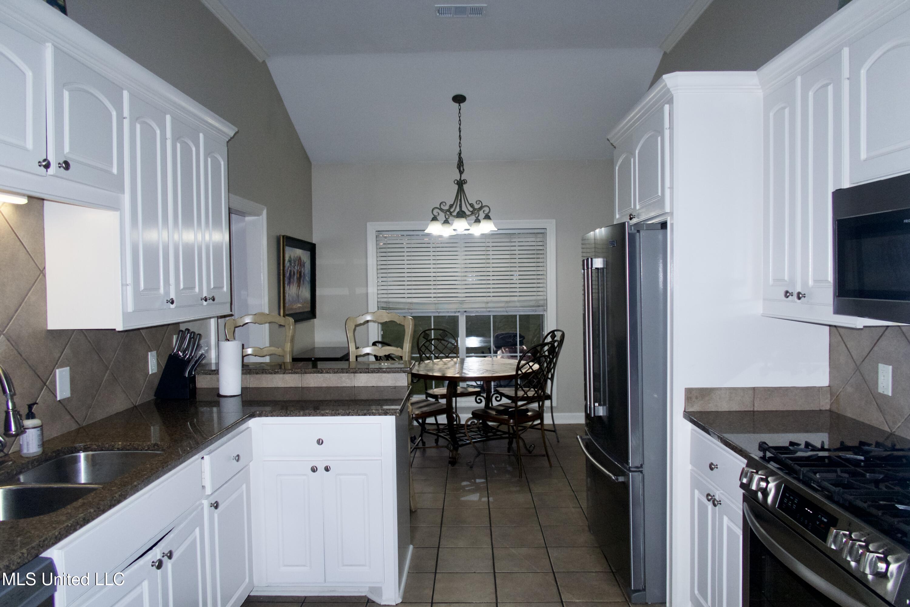 103 Buffalo Cove Clinton, MS 39056 - Photo 15 of 34 IMG_2069